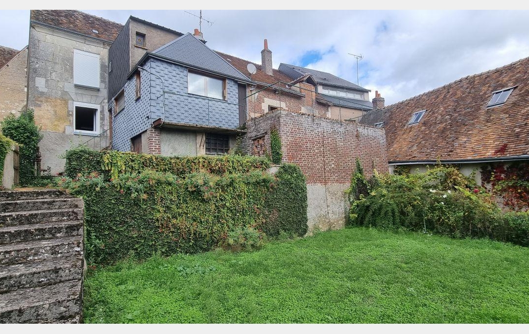 A.C.B.I. - AGENCES CHRISTINE BOYER IMMOBILIER : House | VENDOME (41100) | 200 m2 | 106 000 € 