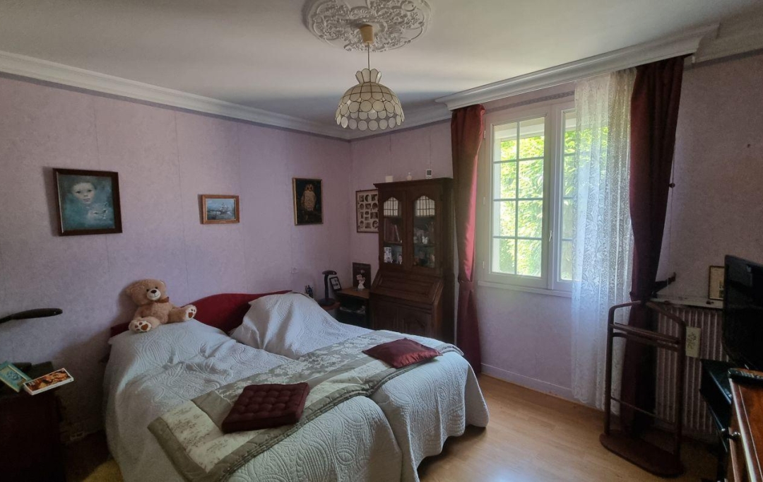 A.C.B.I. - AGENCES CHRISTINE BOYER IMMOBILIER : House | VENDOME (41100) | 147 m2 | 220 000 € 