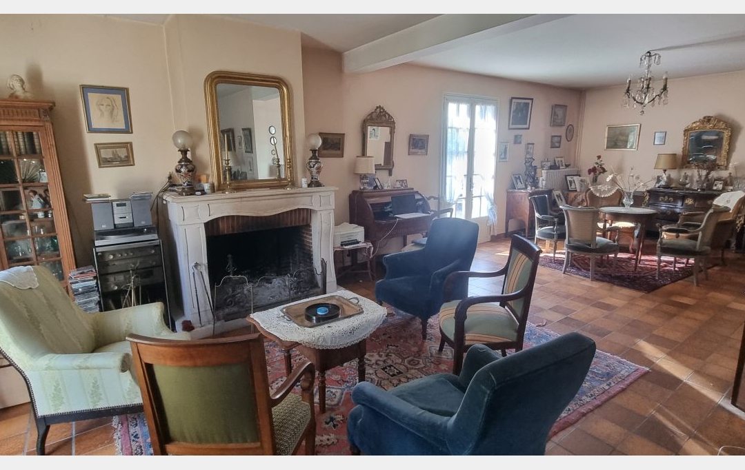 A.C.B.I. - AGENCES CHRISTINE BOYER IMMOBILIER : House | VENDOME (41100) | 161 m2 | 241 500 € 