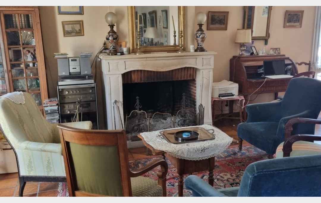 A.C.B.I. - AGENCES CHRISTINE BOYER IMMOBILIER : House | VENDOME (41100) | 161 m2 | 241 500 € 