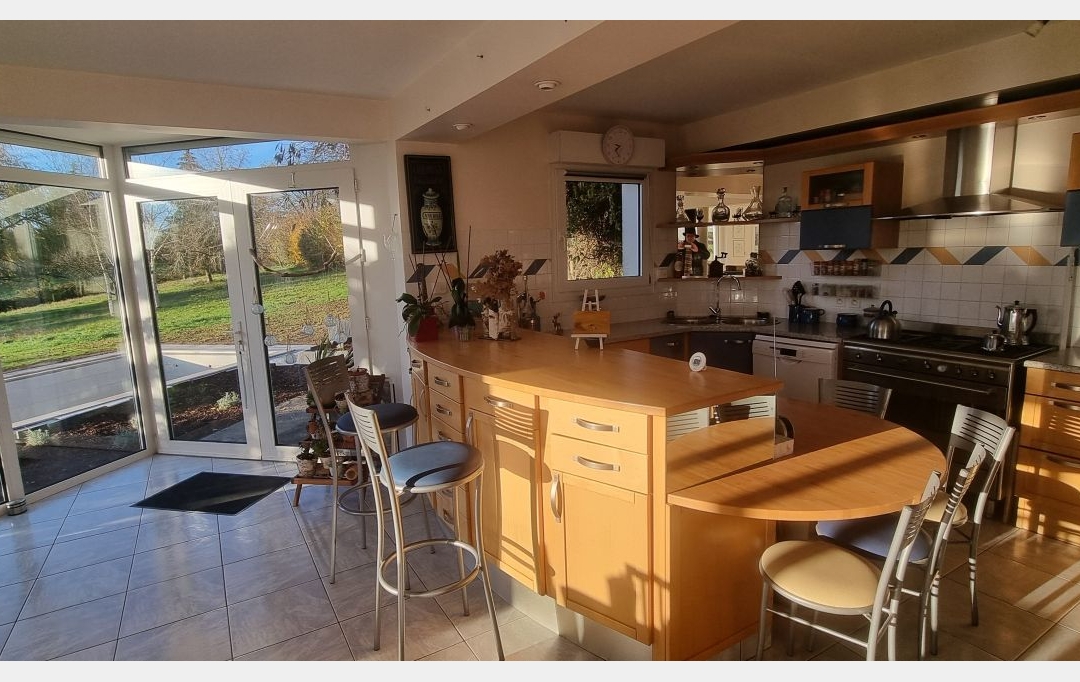 A.C.B.I. - AGENCES CHRISTINE BOYER IMMOBILIER : House | VENDOME (41100) | 217 m2 | 418 000 € 
