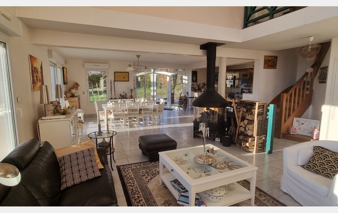 A.C.B.I. - AGENCES CHRISTINE BOYER IMMOBILIER : House | VENDOME (41100) | 217 m2 | 418 000 € 