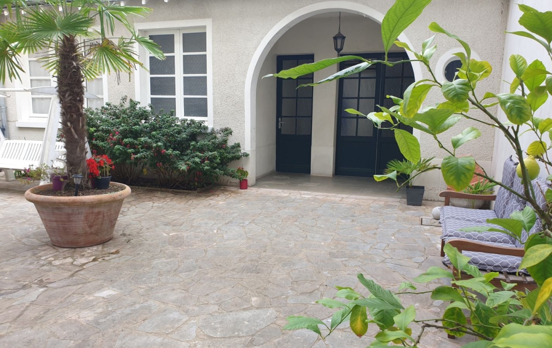 A.C.B.I. - AGENCES CHRISTINE BOYER IMMOBILIER : House | VENDOME (41100) | 278 m2 | 533 000 € 