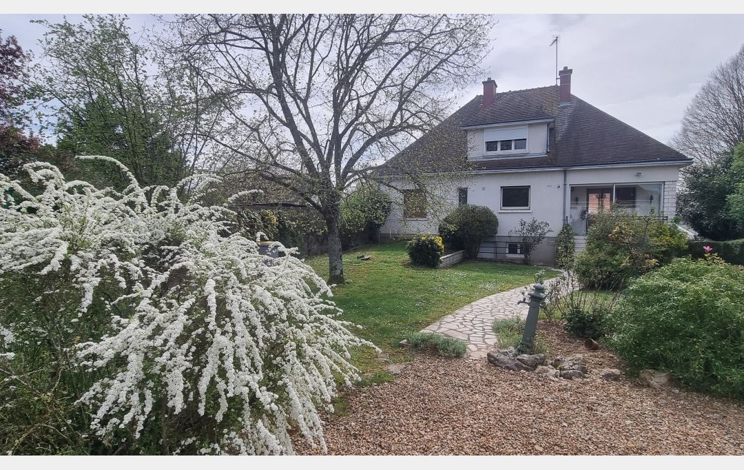 A.C.B.I. - AGENCES CHRISTINE BOYER IMMOBILIER : House | VENDOME (41100) | 141 m2 | 273 000 € 