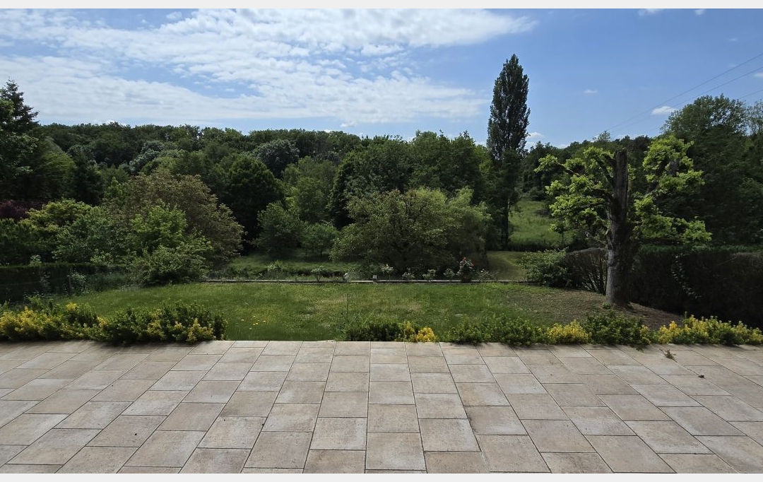A.C.B.I. - AGENCES CHRISTINE BOYER IMMOBILIER : House | VENDOME (41100) | 162 m2 | 265 000 € 