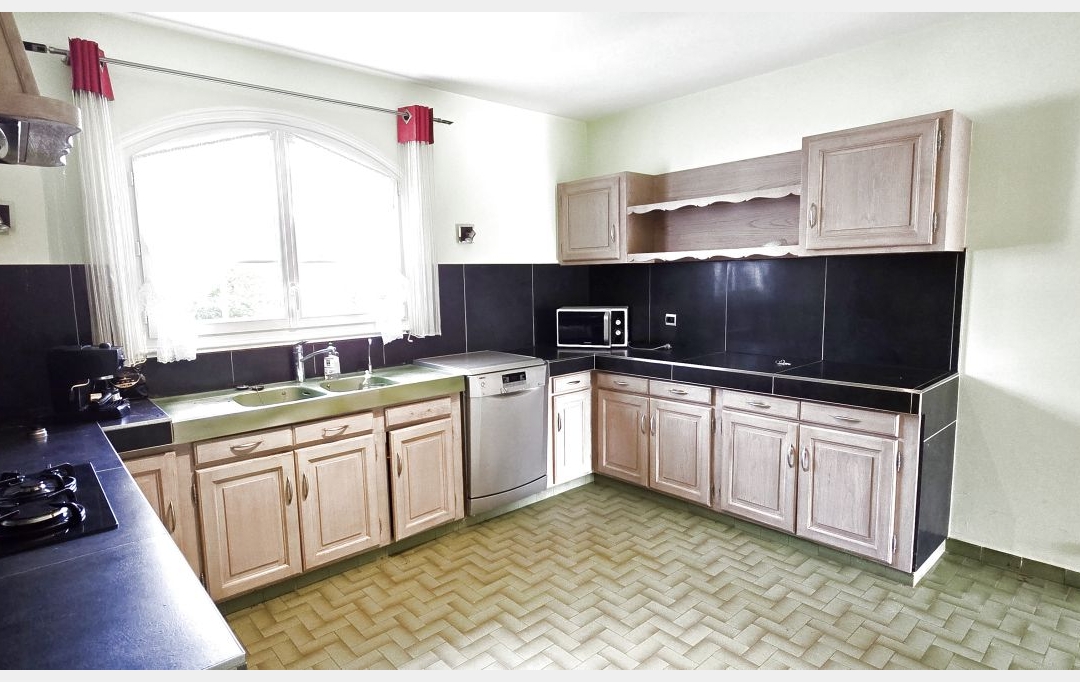 A.C.B.I. - AGENCES CHRISTINE BOYER IMMOBILIER : House | VENDOME (41100) | 162 m2 | 265 000 € 