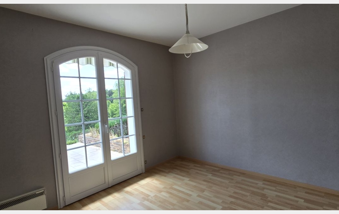 A.C.B.I. - AGENCES CHRISTINE BOYER IMMOBILIER : House | VENDOME (41100) | 162 m2 | 265 000 € 