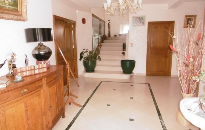 A.C.B.I. - AGENCES CHRISTINE BOYER IMMOBILIER : House | VENDOME (41100) | 316 m2 | 388 500 € 