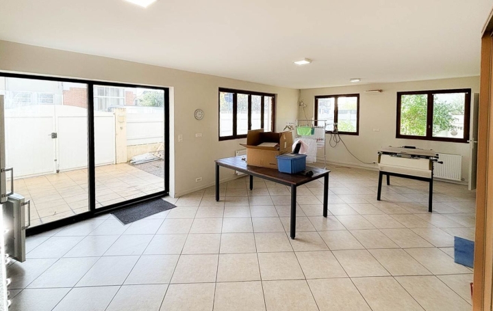 Maison   CLAMART  197 m2 884 000 € 